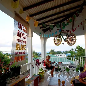 Happy Hippies House Homestay Sainte-Rose