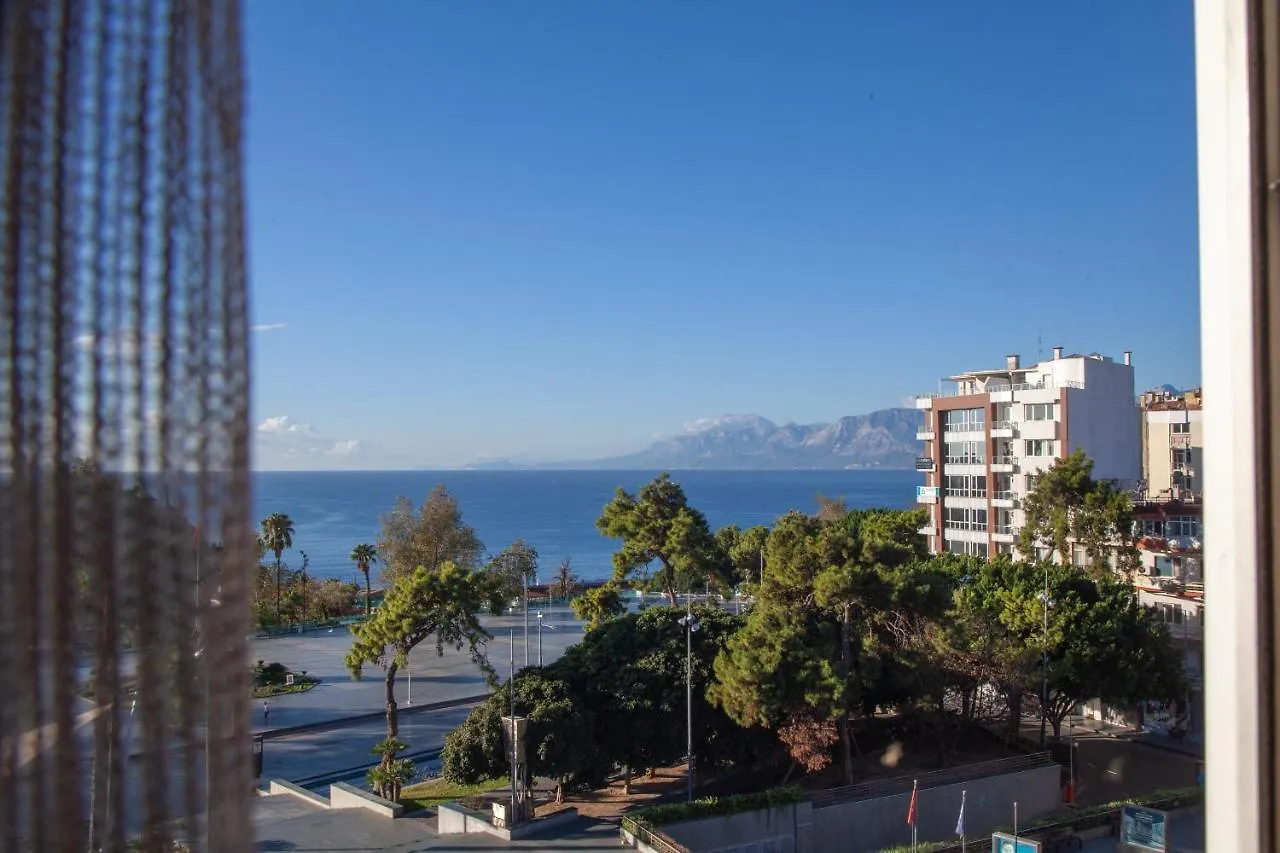 Mavi Avlu - Main Square Old Town Apartment Antalya