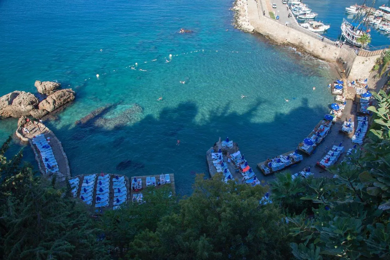 Mavi Avlu - Main Square Old Town Apartment Antalya