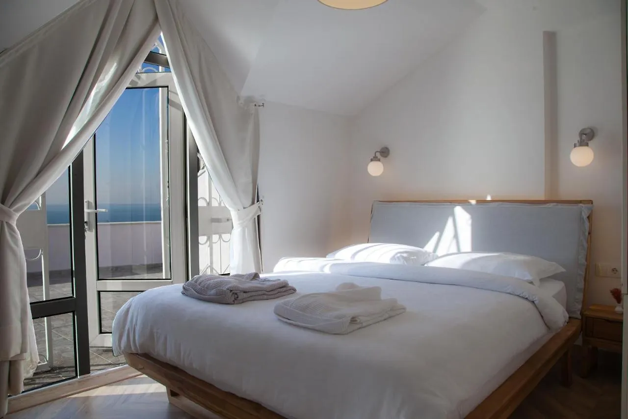 Mavi Avlu - Main Square Old Town Apartment Antalya