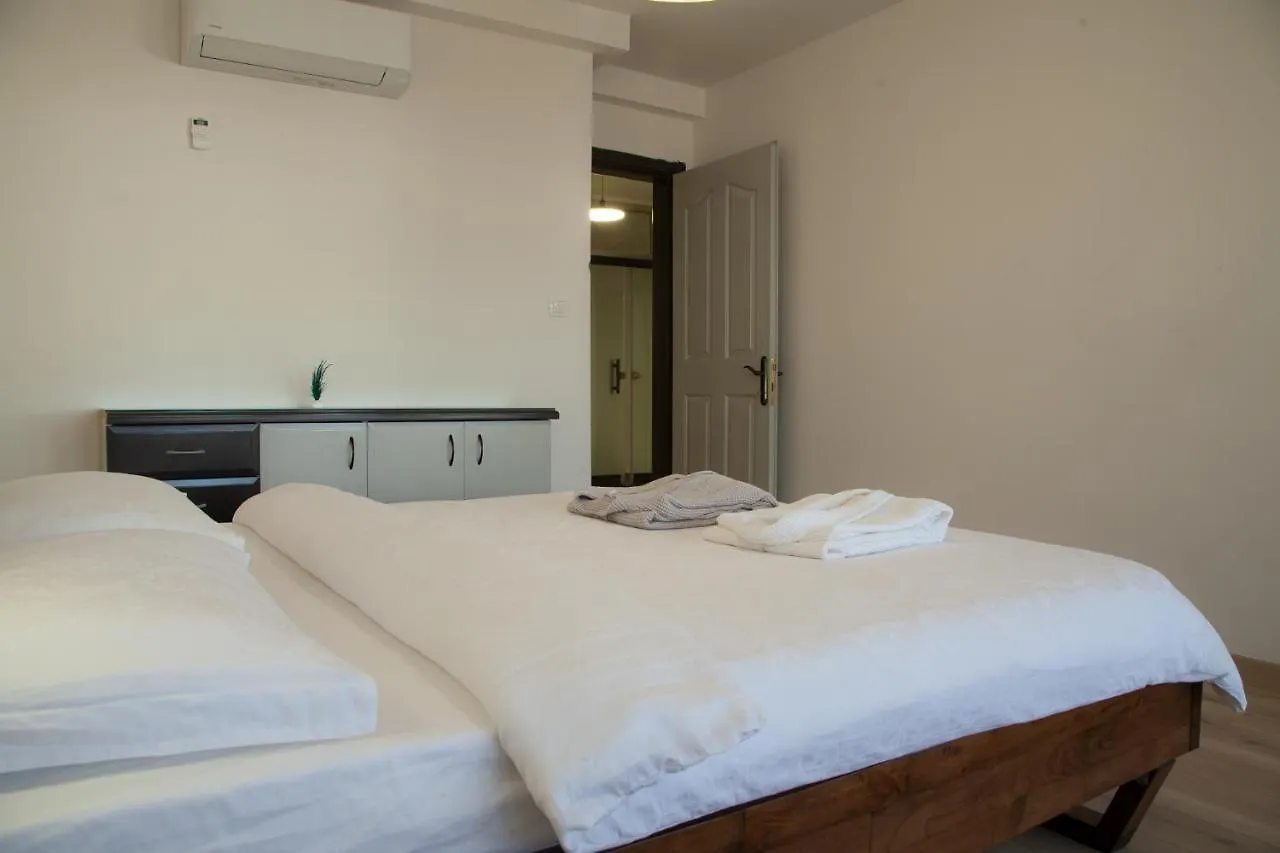 Appartamento Mavi Avlu - Main Square Old Town Antalia 0*,