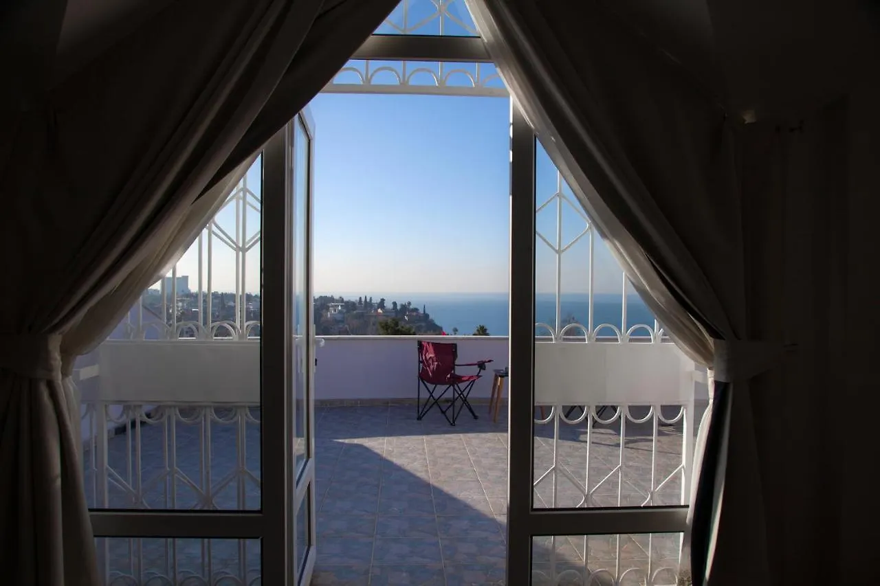 Mavi Avlu - Main Square Old Town Apartment Antalya