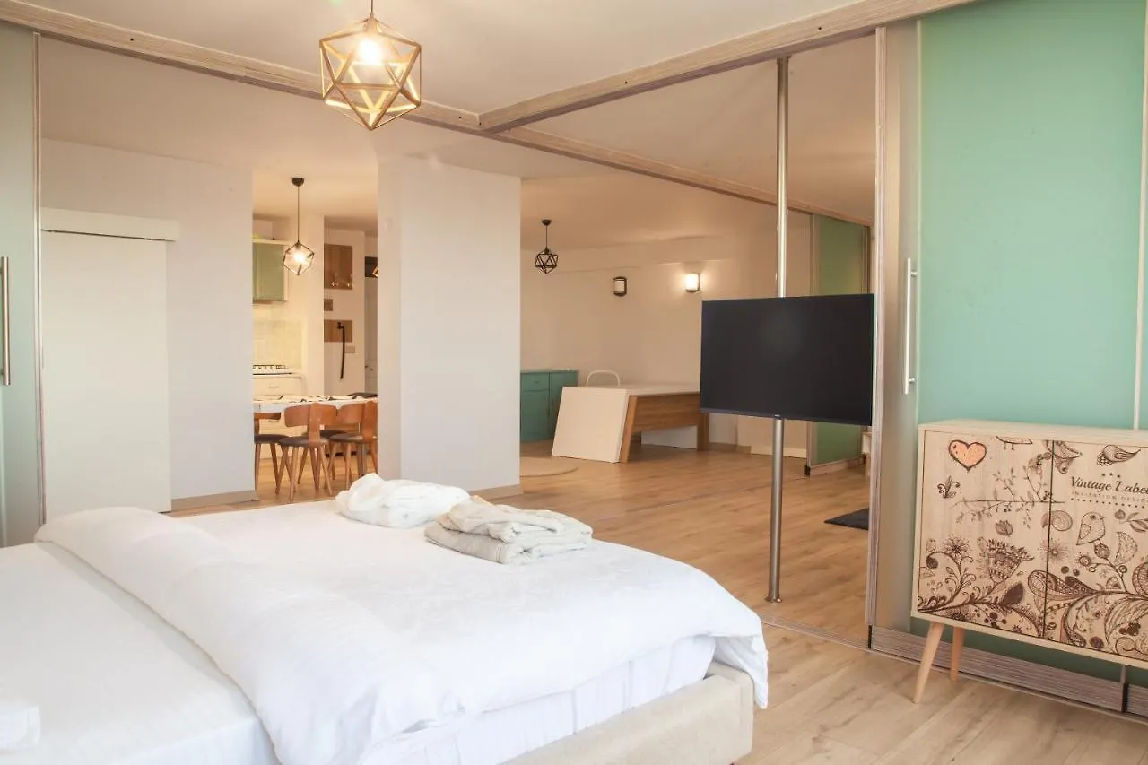 Mavi Avlu - Main Square Old Town Apartment Antalya