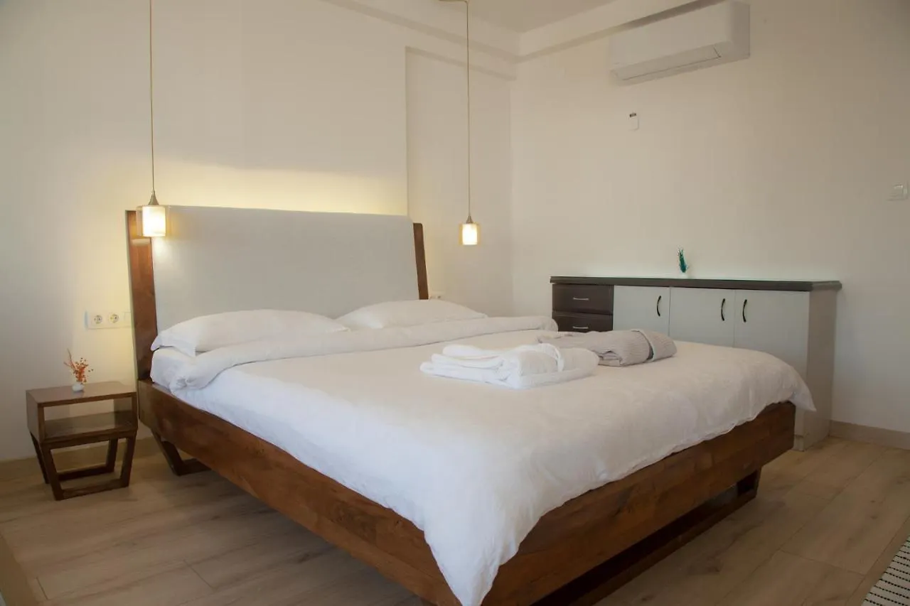 Mavi Avlu - Main Square Old Town Apartment Antalya